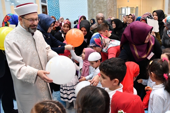 Diyanet İşleri Başkanı Erbaş: Çocuklarımız Allah sevgisiyle yetişsin istiyoruz